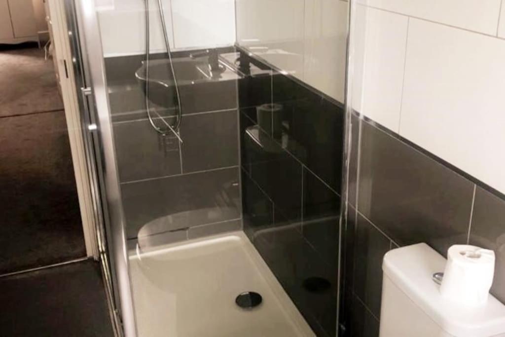 דירות בריסטול Short Term Lets From £15 Per Person Per Night מראה חיצוני תמונה